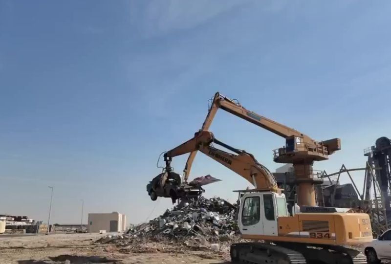 Watch: Kuwaiti authorities crush cars of reckless drivers who ran over officer